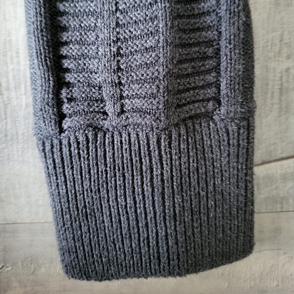 Calvin Klein Embossed Sweatshirt - Picture 2 of 7